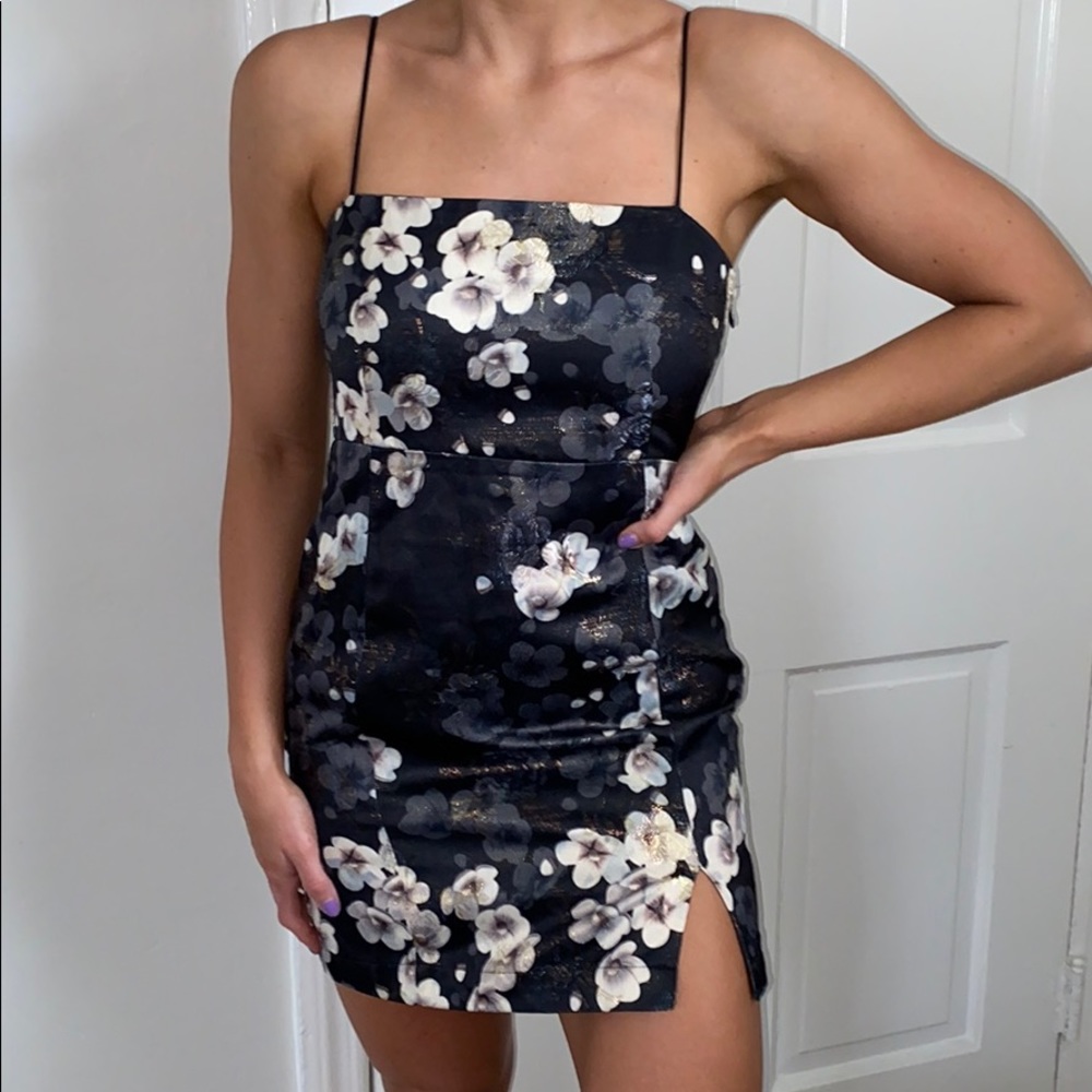 Beautiful floral print mini dress